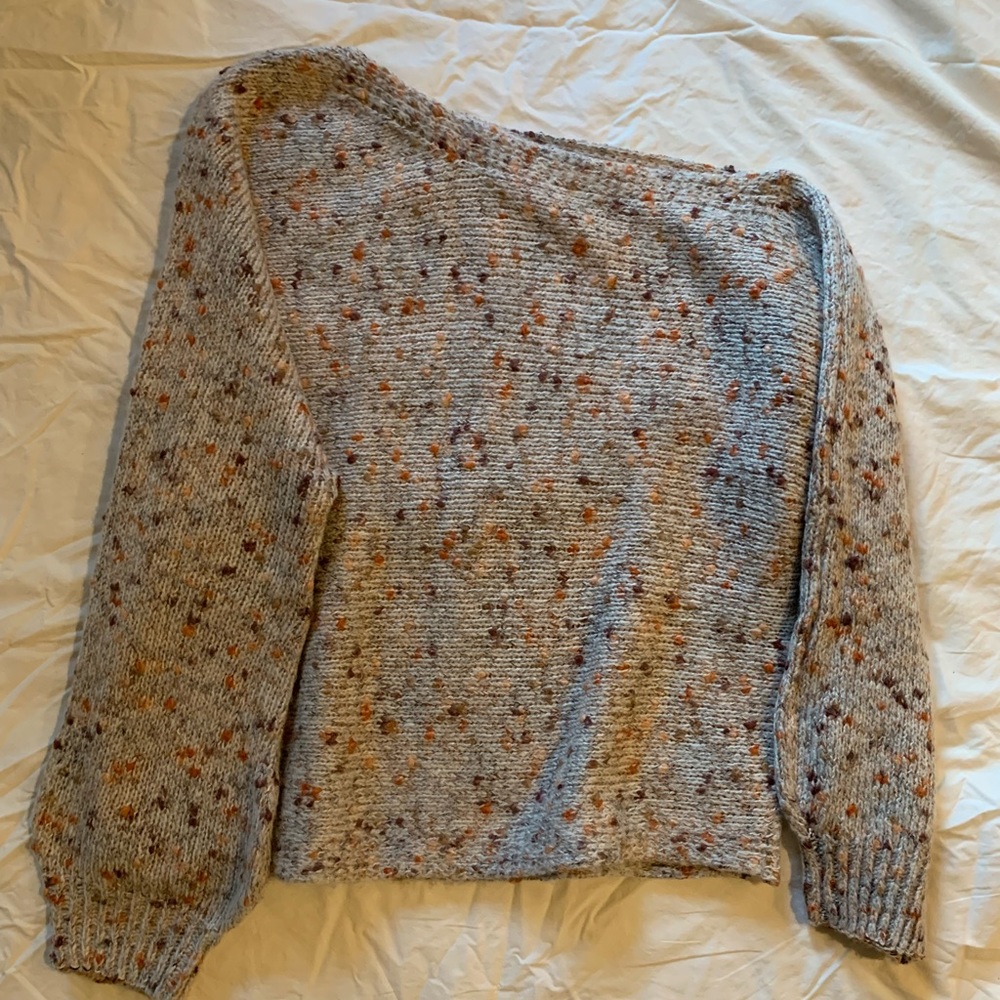 One shoulder polka dot sweater